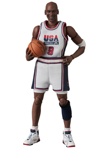 MAFEX_Michael_Jordan_1992_TEAMUSA.jpg