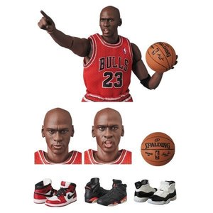 MAFEX_Michael_Jordan_2.jpeg