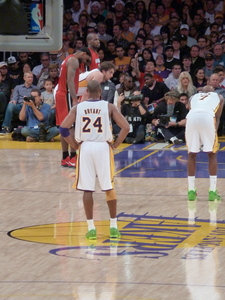 kobe_stand.jpg